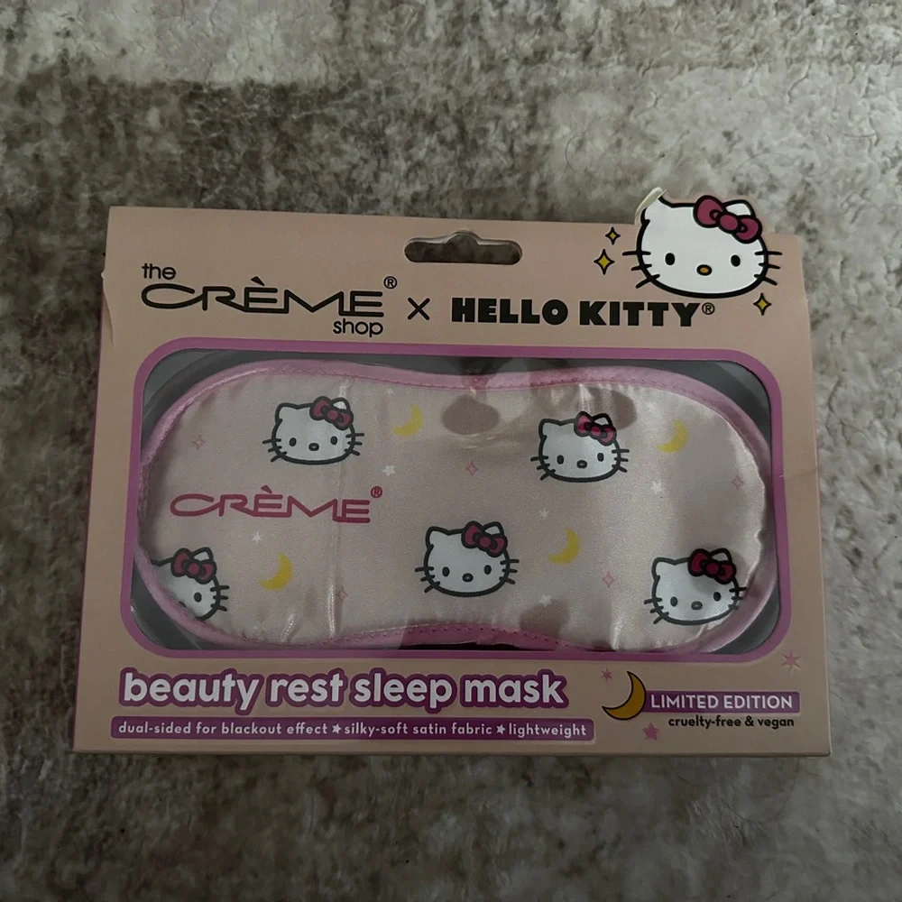 ❥ Brand new Crème X Hello Kitty plushie sleep masks